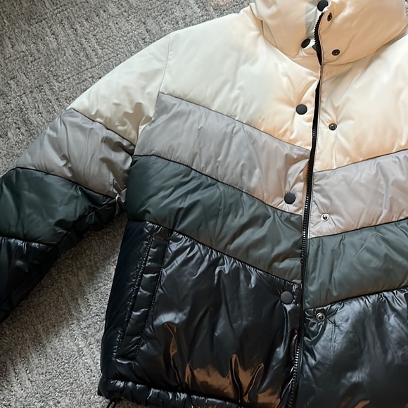 Bomber jacket - Picture 2 of 4